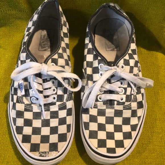 (SOLD) Checkered Vans - Picture 2 of 5